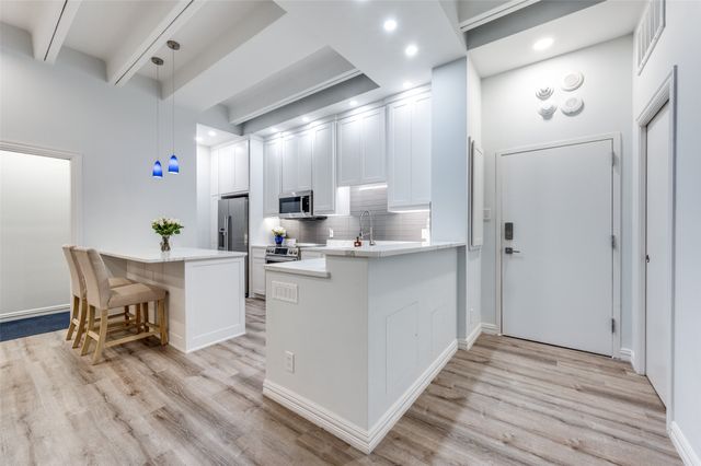 6211 W Northwest Highway G202, Dallas, TX 75225