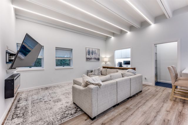 6211 W Northwest Highway G202, Dallas, TX 75225