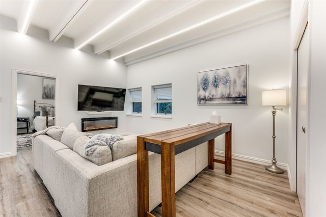 6211 W Northwest Highway G202, Dallas, TX 75225