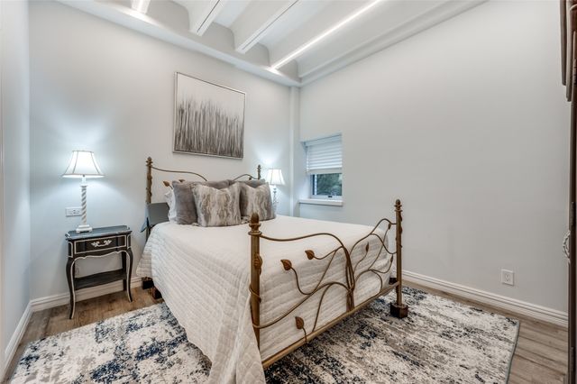 6211 W Northwest Highway G202, Dallas, TX 75225