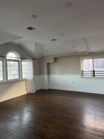 13916 Caney Lane 2nd Floor, Rosedale, NY 11422