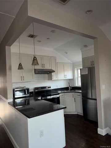 13916 Caney Lane 2nd Floor, Rosedale, NY 11422