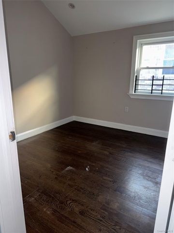 13916 Caney Lane 2nd Floor, Rosedale, NY 11422