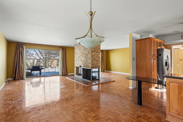 1033 W Ohio Street, Glenwood, IL 60425