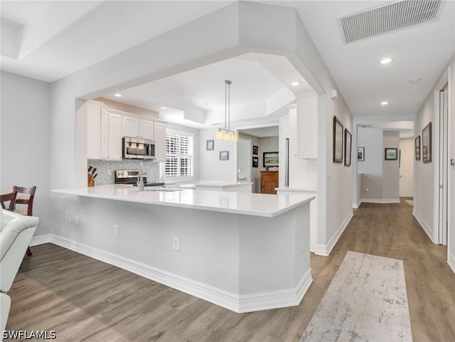 4758 Stratford CT 1302, Naples, FL 34105