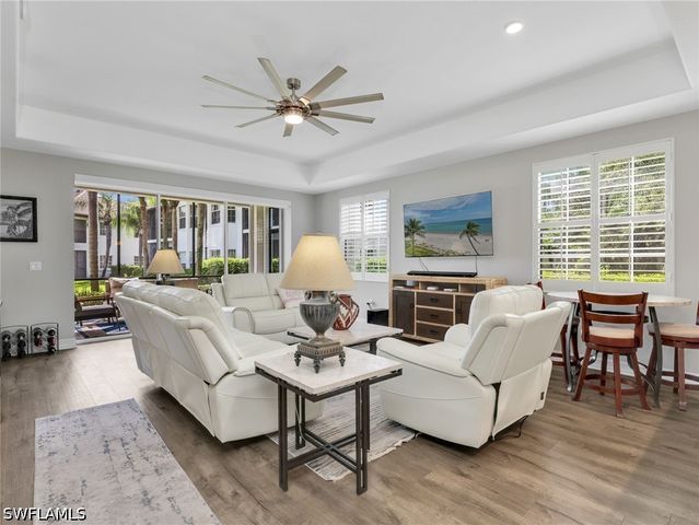 4758 Stratford CT 1302, Naples, FL 34105