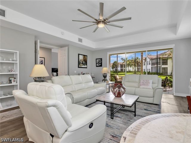 4758 Stratford CT 1302, Naples, FL 34105