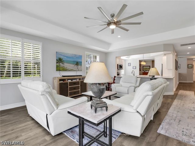 4758 Stratford CT 1302, Naples, FL 34105