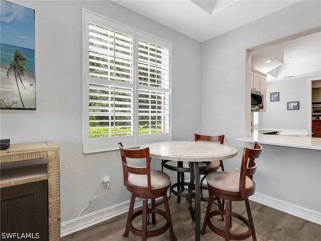 4758 Stratford CT 1302, Naples, FL 34105