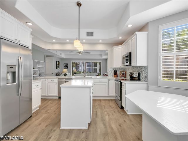 4758 Stratford CT 1302, Naples, FL 34105