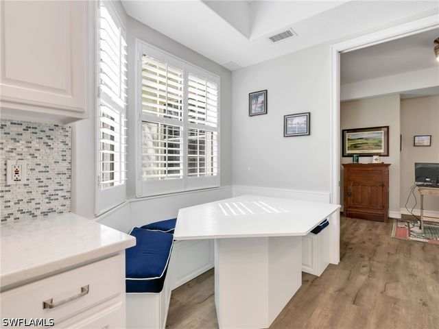 4758 Stratford CT 1302, Naples, FL 34105