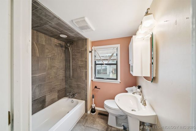 422 W Davis Drive, Nowata, OK 74048