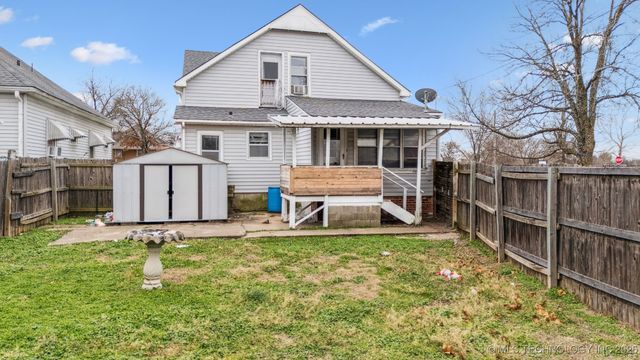 422 W Davis Drive, Nowata, OK 74048