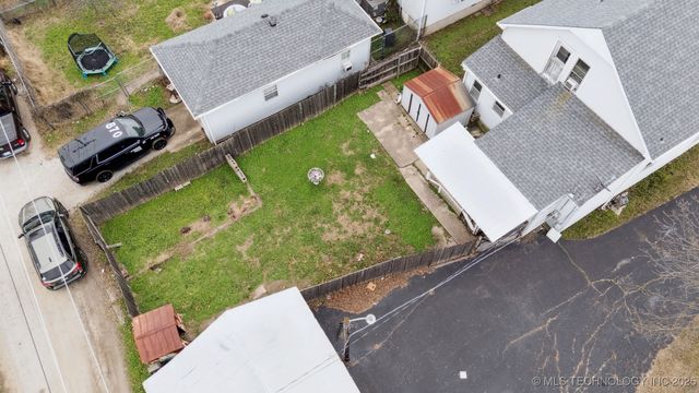 422 W Davis Drive, Nowata, OK 74048