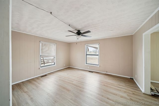 422 W Davis Drive, Nowata, OK 74048