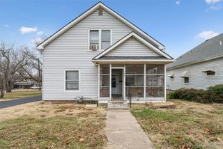 422 W Davis Drive, Nowata, OK 74048