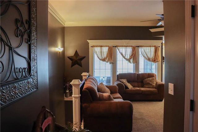 915 Englewood Drive, Kearney, MO 64060