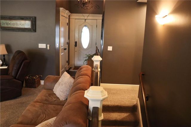 915 Englewood Drive, Kearney, MO 64060