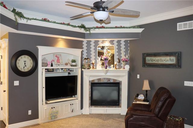 915 Englewood Drive, Kearney, MO 64060