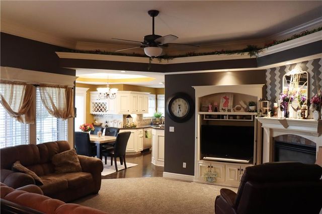 915 Englewood Drive, Kearney, MO 64060