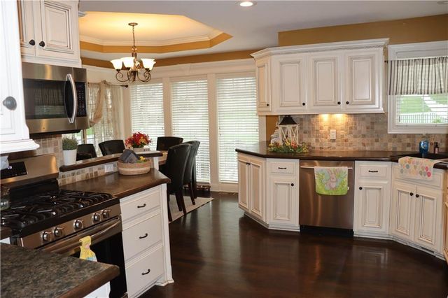 915 Englewood Drive, Kearney, MO 64060