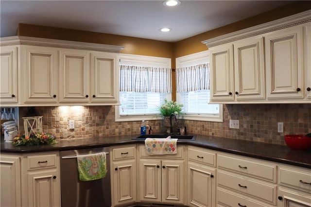 915 Englewood Drive, Kearney, MO 64060