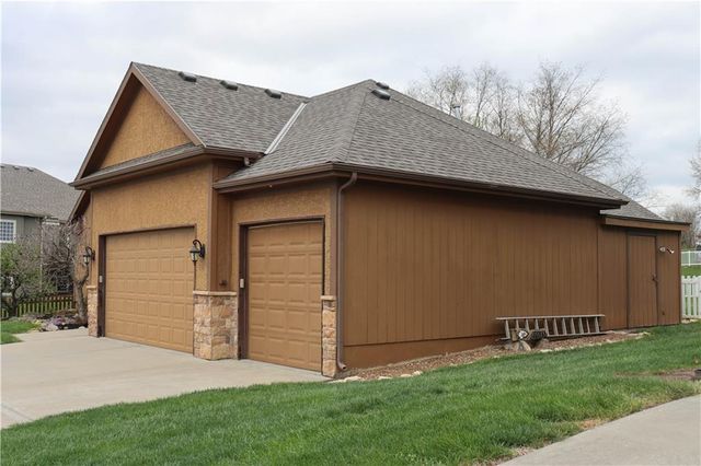 915 Englewood Drive, Kearney, MO 64060