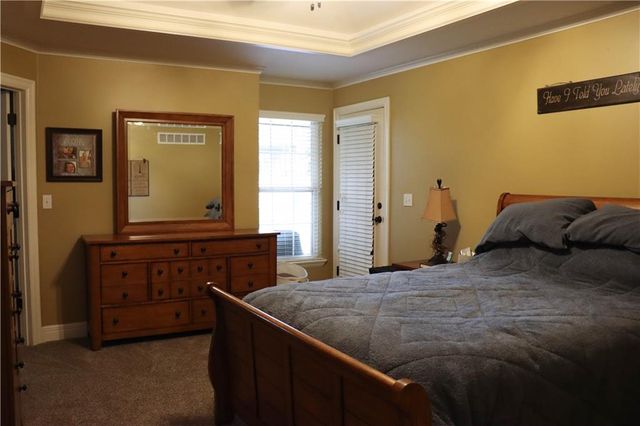 915 Englewood Drive, Kearney, MO 64060