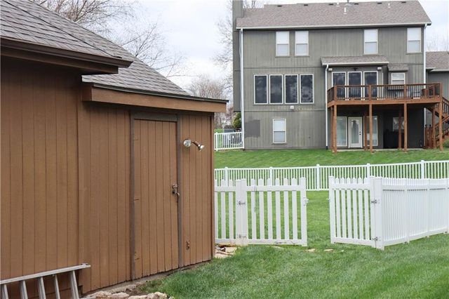 915 Englewood Drive, Kearney, MO 64060