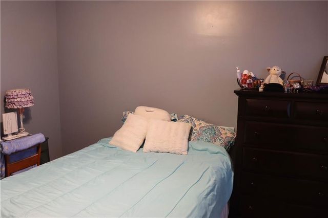 915 Englewood Drive, Kearney, MO 64060