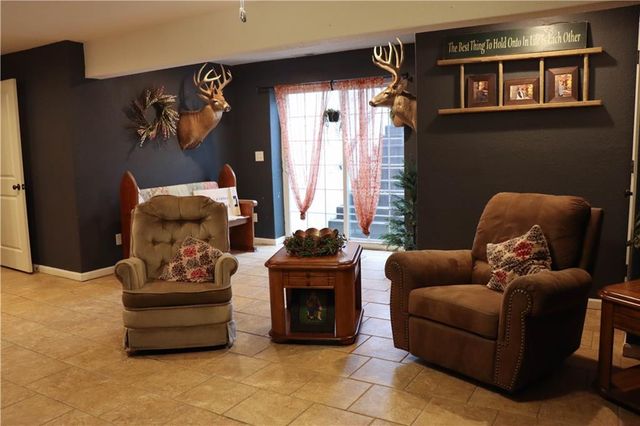 915 Englewood Drive, Kearney, MO 64060