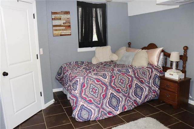 915 Englewood Drive, Kearney, MO 64060