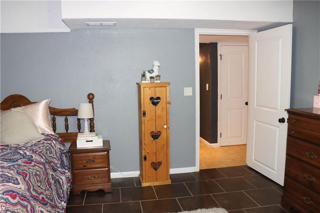 915 Englewood Drive, Kearney, MO 64060