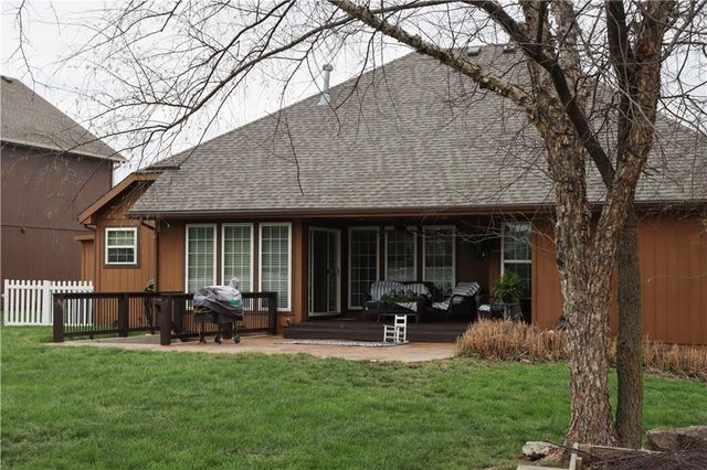915 Englewood Drive, Kearney, MO 64060