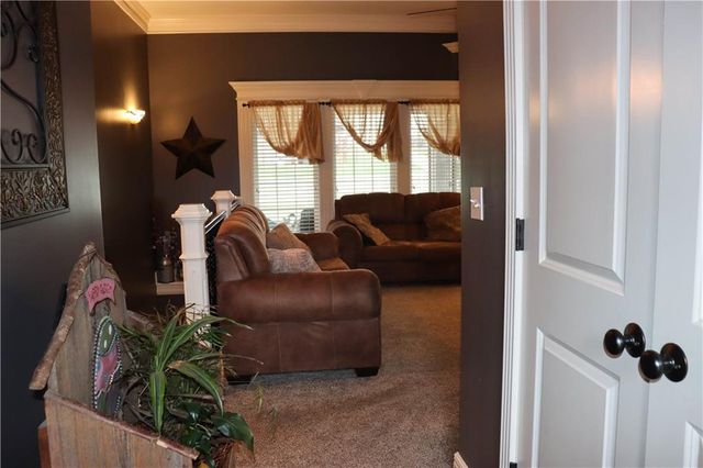 915 Englewood Drive, Kearney, MO 64060