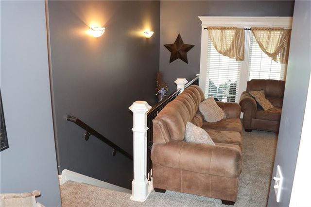915 Englewood Drive, Kearney, MO 64060
