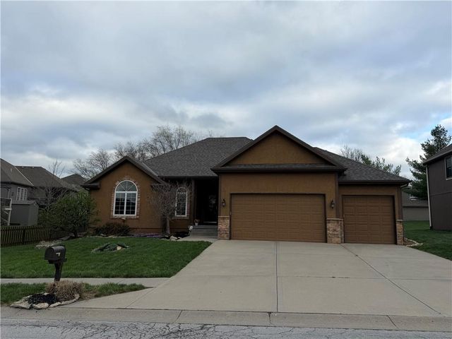 915 Englewood Drive, Kearney, MO 64060