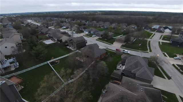 915 Englewood Drive, Kearney, MO 64060