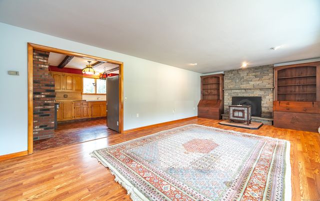 28 Cemetery Road, Willington, CT 06279