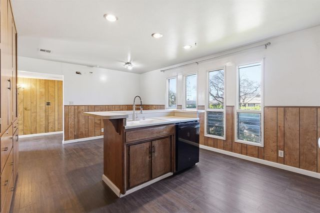 16590 S Austin Rd, Manteca, CA 95336