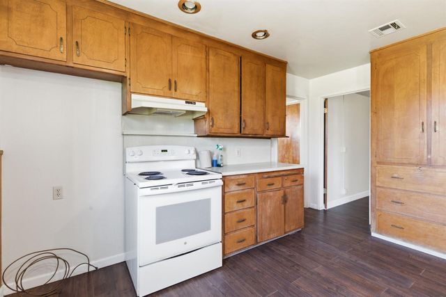 16590 S Austin Rd, Manteca, CA 95336