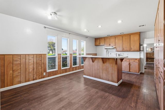 16590 S Austin Rd, Manteca, CA 95336