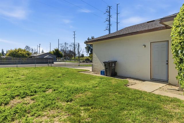 16590 S Austin Rd, Manteca, CA 95336