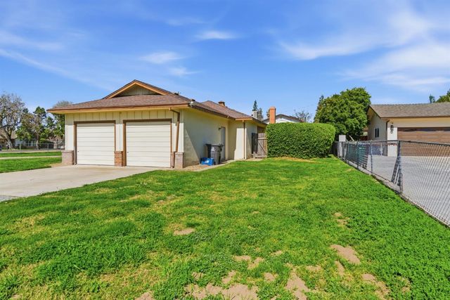 16590 S Austin Rd, Manteca, CA 95336