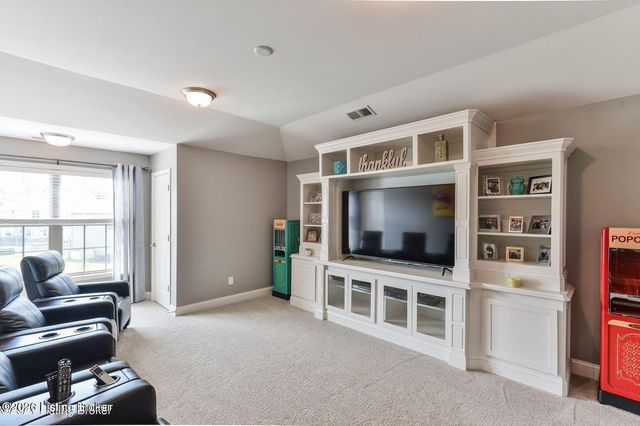 1917 Carabiner Way, Louisville, KY 40245