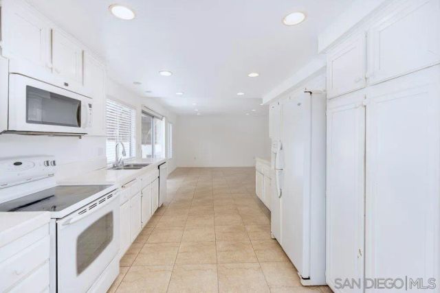 3380 Mount Ariane, San Diego, CA 92111