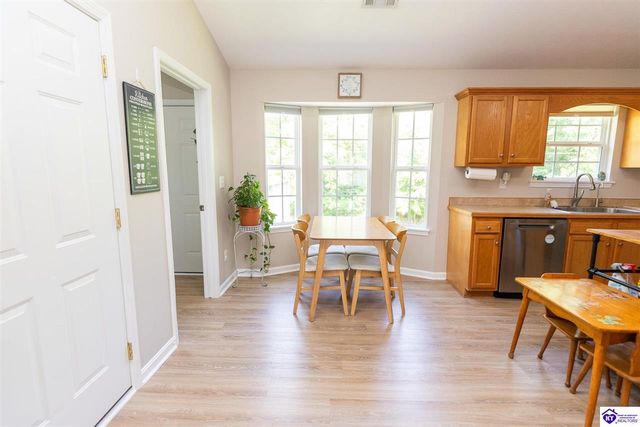 110 W Tuscany Court, Radcliff, KY 40160