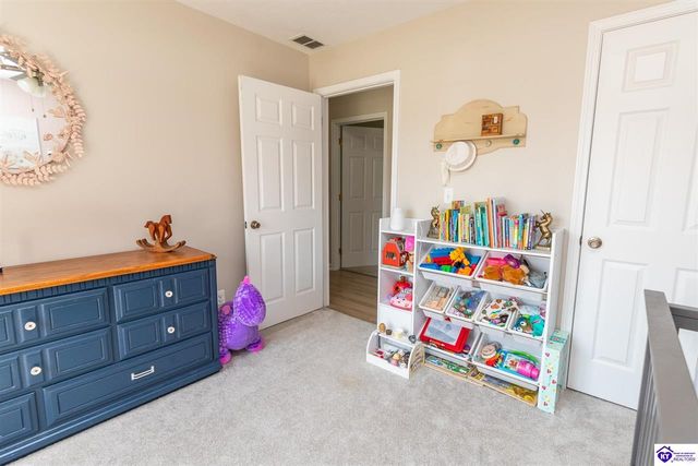 110 W Tuscany Court, Radcliff, KY 40160