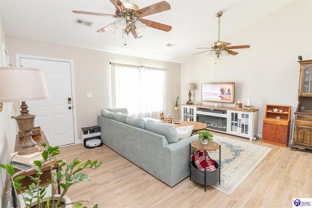 110 W Tuscany Court, Radcliff, KY 40160