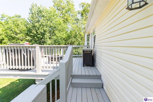 110 W Tuscany Court, Radcliff, KY 40160